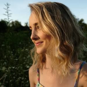 Meet your Posher, Caroline